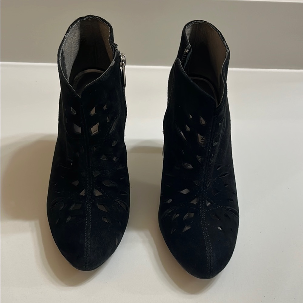 Elegant Black Ankle Boots